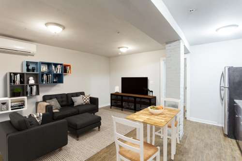 upenn-Apartment-Building-18781336